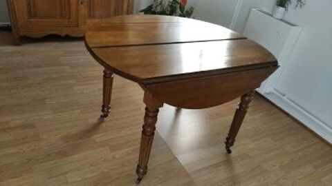 table ronde poque Louis Philippe ( vers1850) en bois 120 Briey (54)