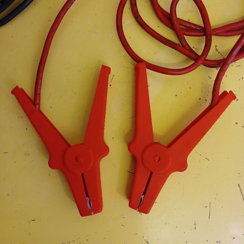 c&acirc;bles de d&eacute;marrage 12 V Bricolage