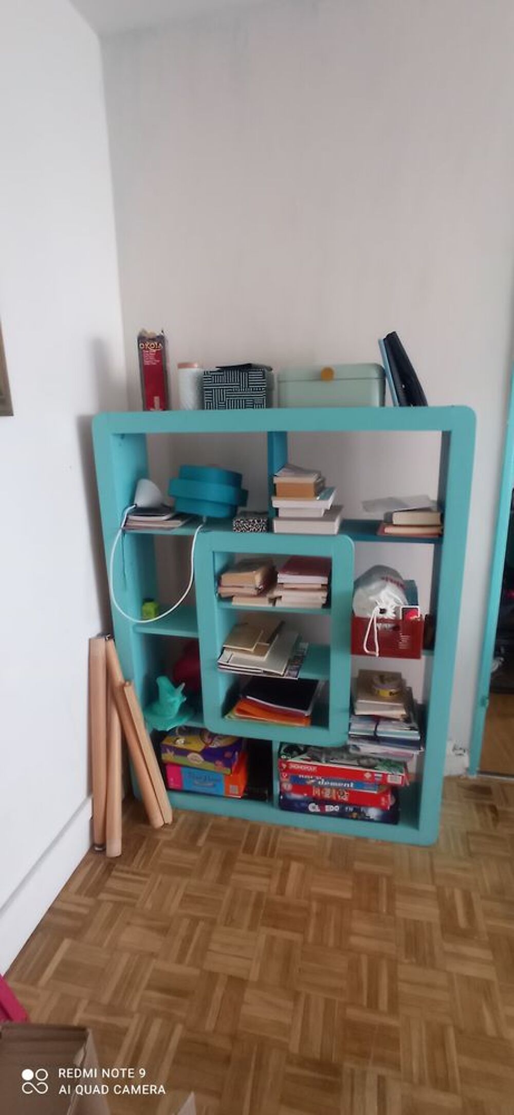 Jolie biblioth&egrave;que en noyer bleu en tbe Meubles