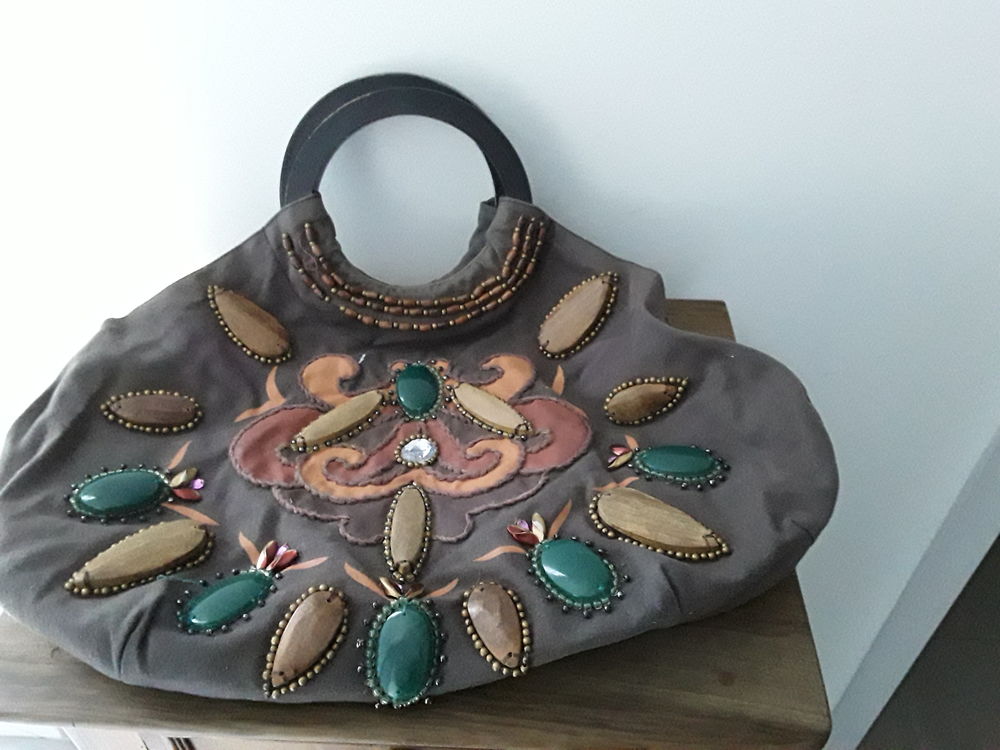 Beau sac travaill&eacute; de marque Maroquinerie