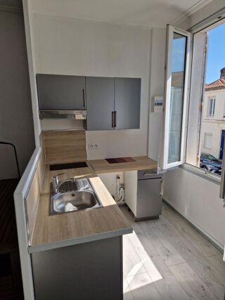  Immeuble à vendre 120 m² Rochefort