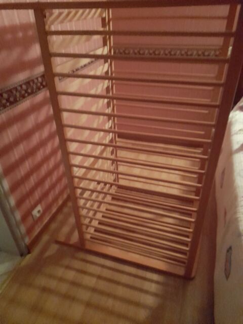 lit b�b� en bois 45 G�mozac (17)