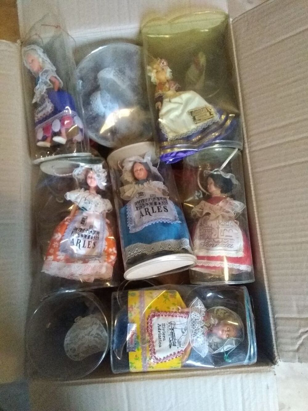 Poup&eacute;es anciennes de collections Unique/:collector Jeux / jouets