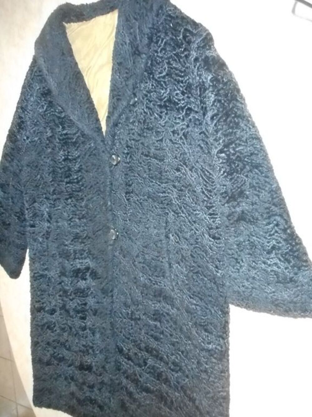 MANTEAU FA&Ccedil;ON ASTRAKAN NOIR T. 42/44 Vêtements