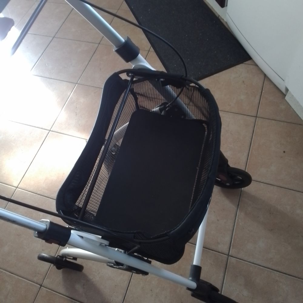 D&eacute;ambulteur Caddy Joli et Pratique. Vélos