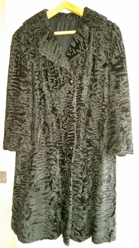 Manteau fourrure Astrakan noir 900 Paris 13 (75)