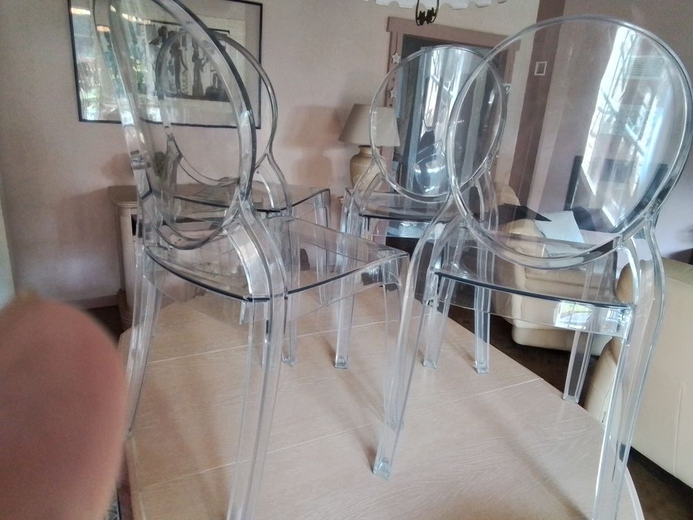4 chaises plexiglas Meubles