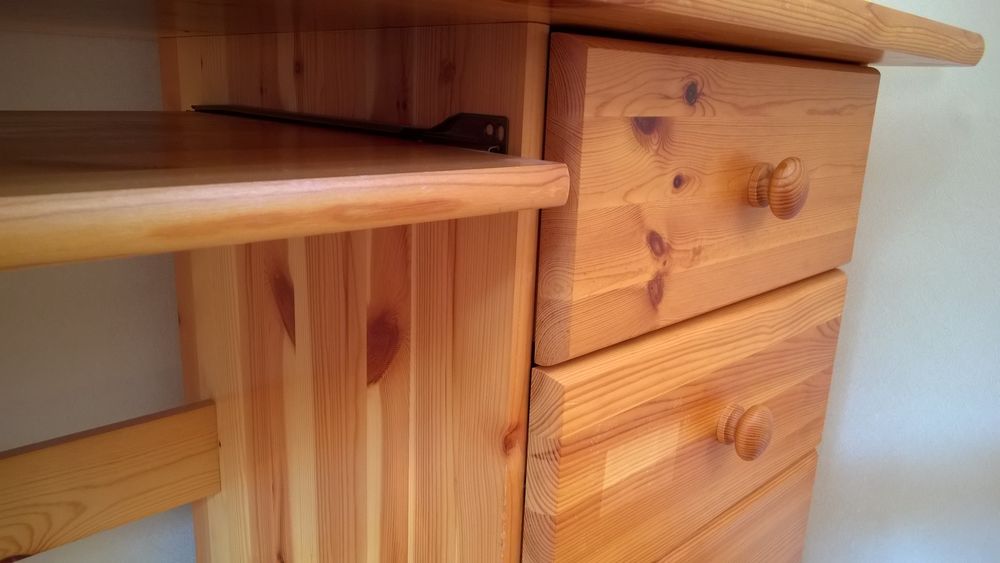 Bureau en pin massif Meubles