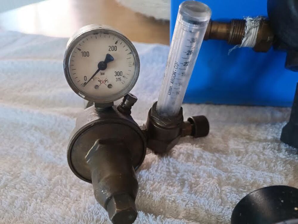  LOT MANOMETRE / D&Eacute;TENDEUR CHAUFFAGE Bricolage