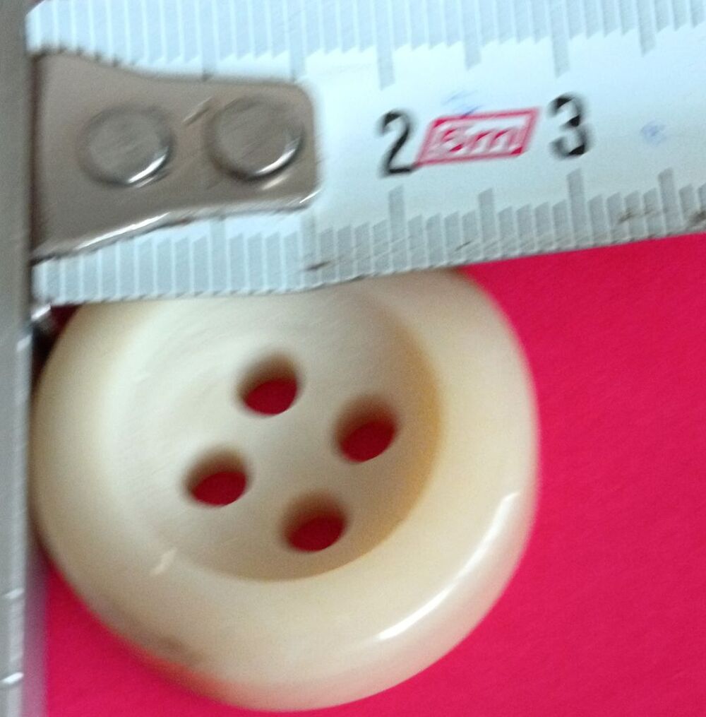 12 boutons beiges carr&eacute;s marbr&eacute;s + 2 boutons beiges offerts Décoration