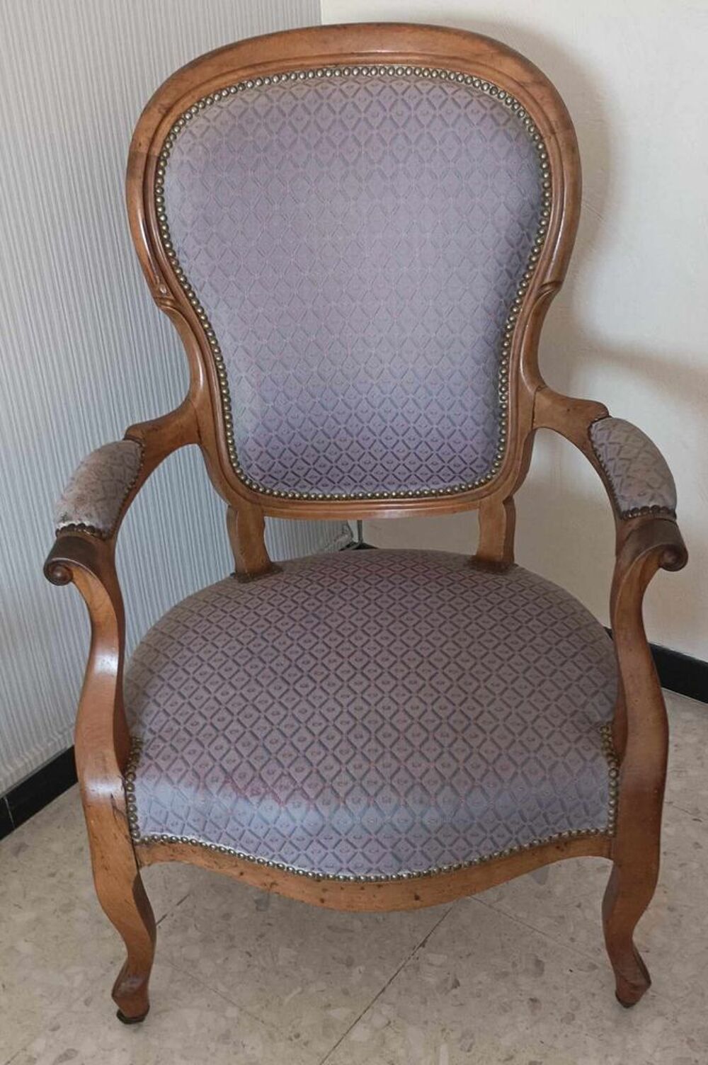 Lot de deux fauteuils anciens. Meubles