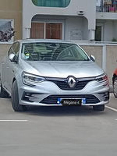 Megane IV M&eacute;gane IV Berline Blue dCi 115 - 21B Business 2021 occasion 42000 Saint-&Eacute;tienne