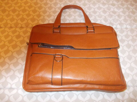 sacoche porte-ordinateur ou documents 20 Saint-Cyprien (42)