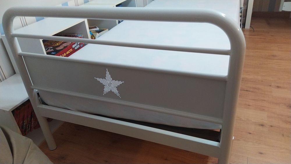 lit 90/190cm blanc en acier Meubles