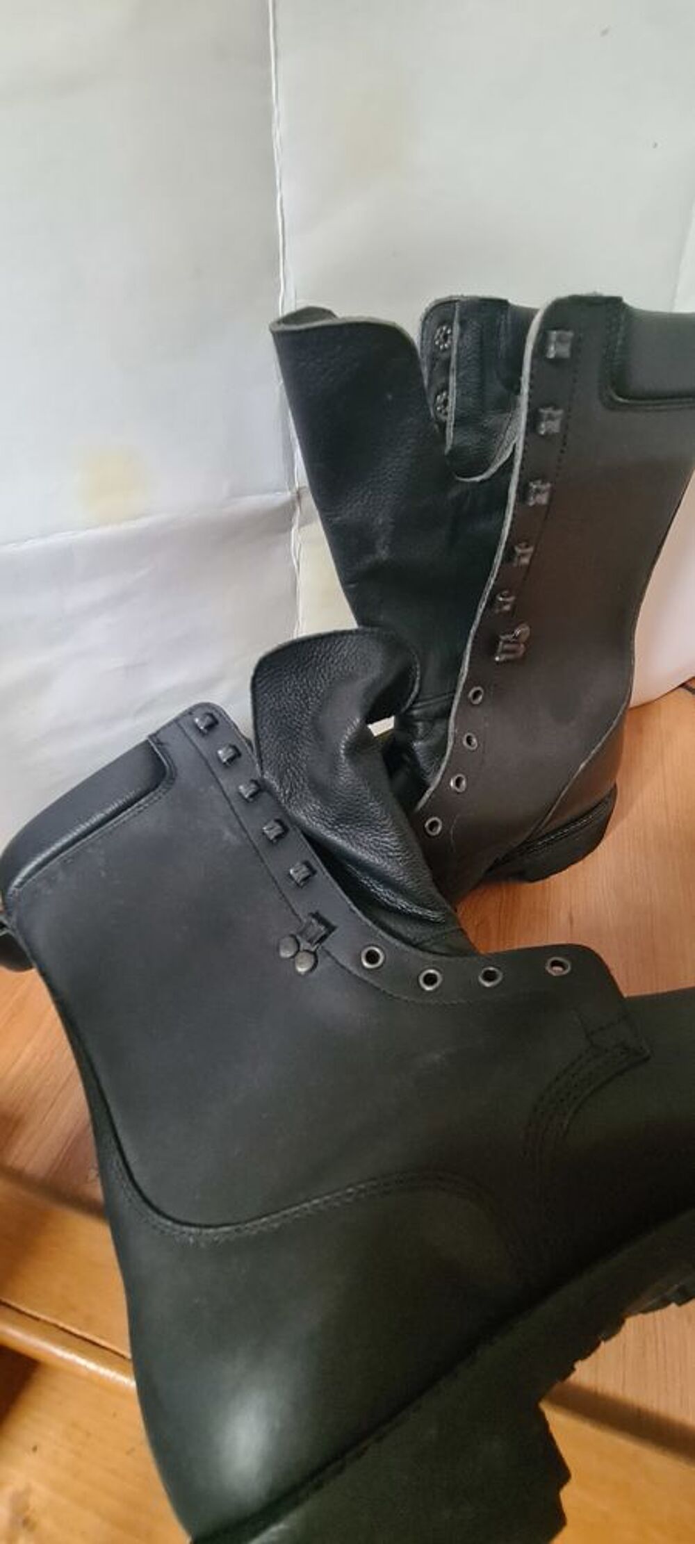 Chaussures neuves Goretex pointure 45 Chaussures