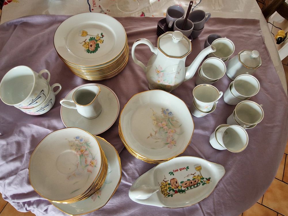 service &agrave; th&eacute; en porcelaine de Limoges &eacute;tat neuf Décoration