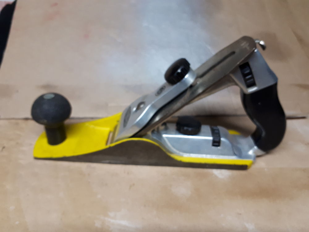rabot de menuisier(110) Bricolage