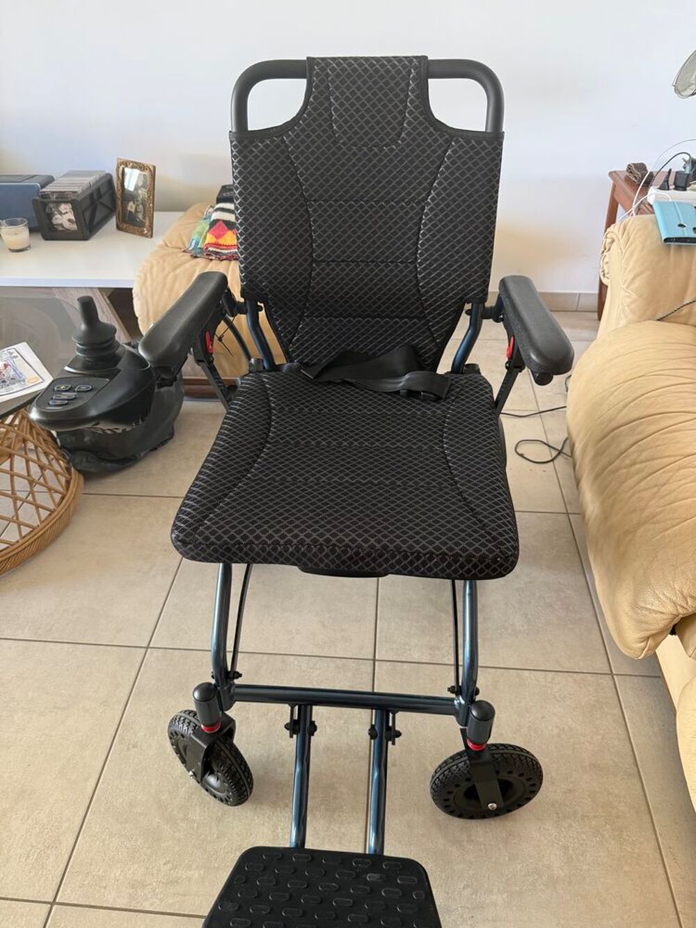 ,
Fauteuil roulant &eacute;lectrique l&eacute;ger et portable, Meubles