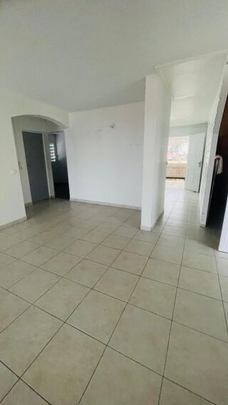  Appartement à louer 3 pièces 95 m²