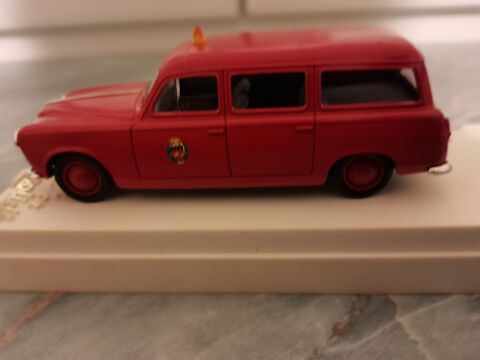 Miniature Peugeot 403 familiale pompiers 30 Magny-le-D�sert (61)