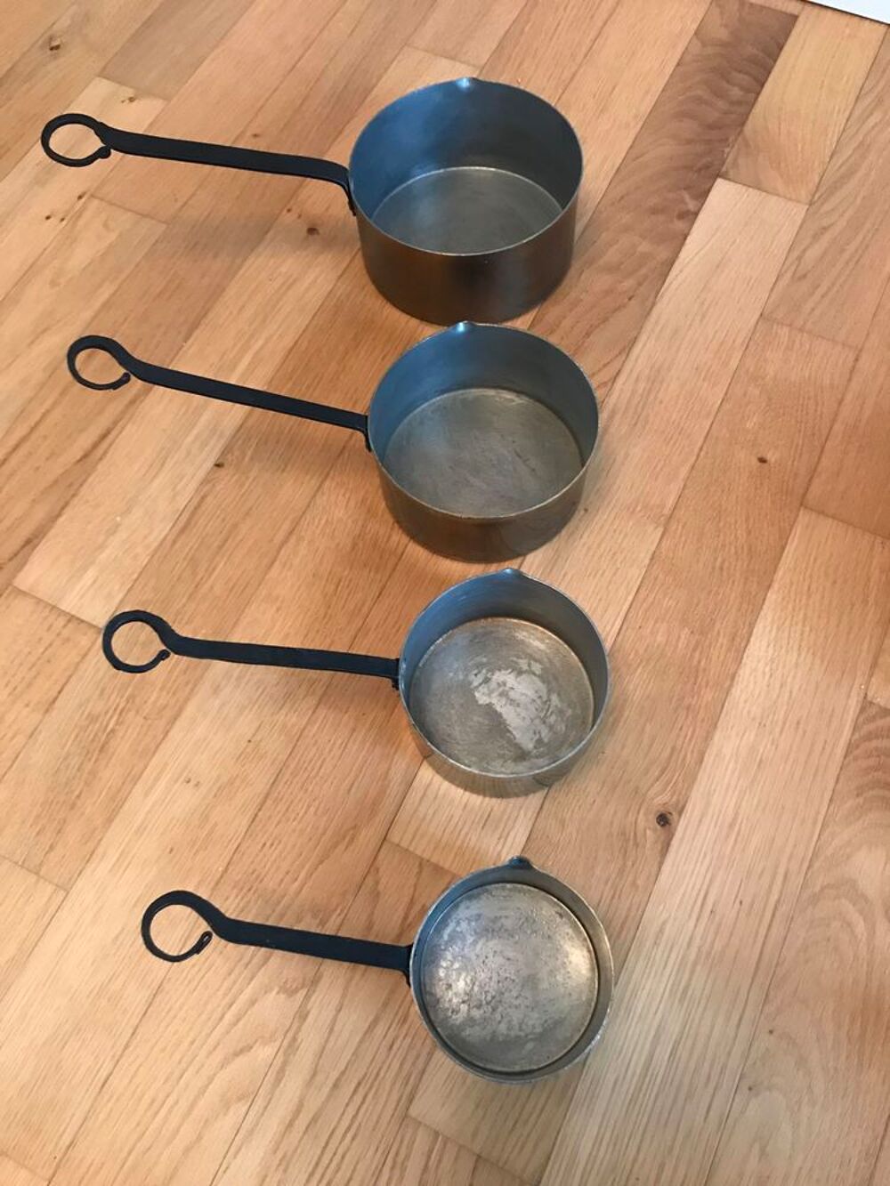 S&eacute;rie de 4 casseroles en cuivre Décoration