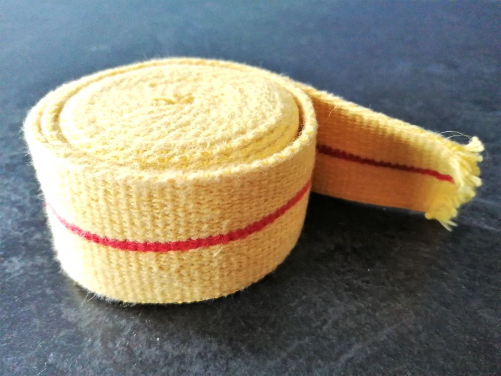 Ceinture jaune D&eacute;cathlon neuve Sports