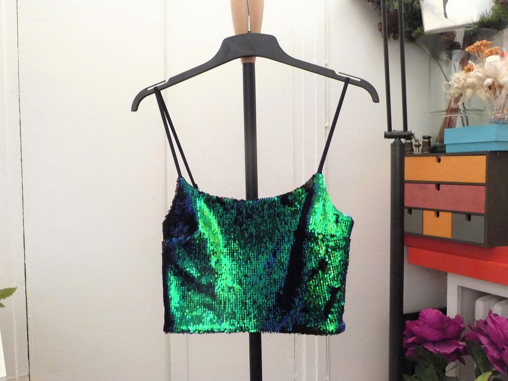 Top/ Tee Shirt &agrave; Sequins Vert/Bleu et Noir- BSB Collection Vêtements