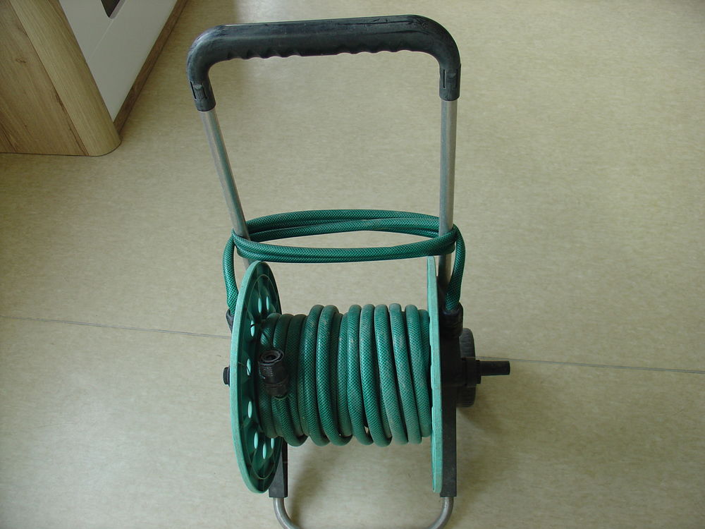 Enrouleur tuyau Jardin