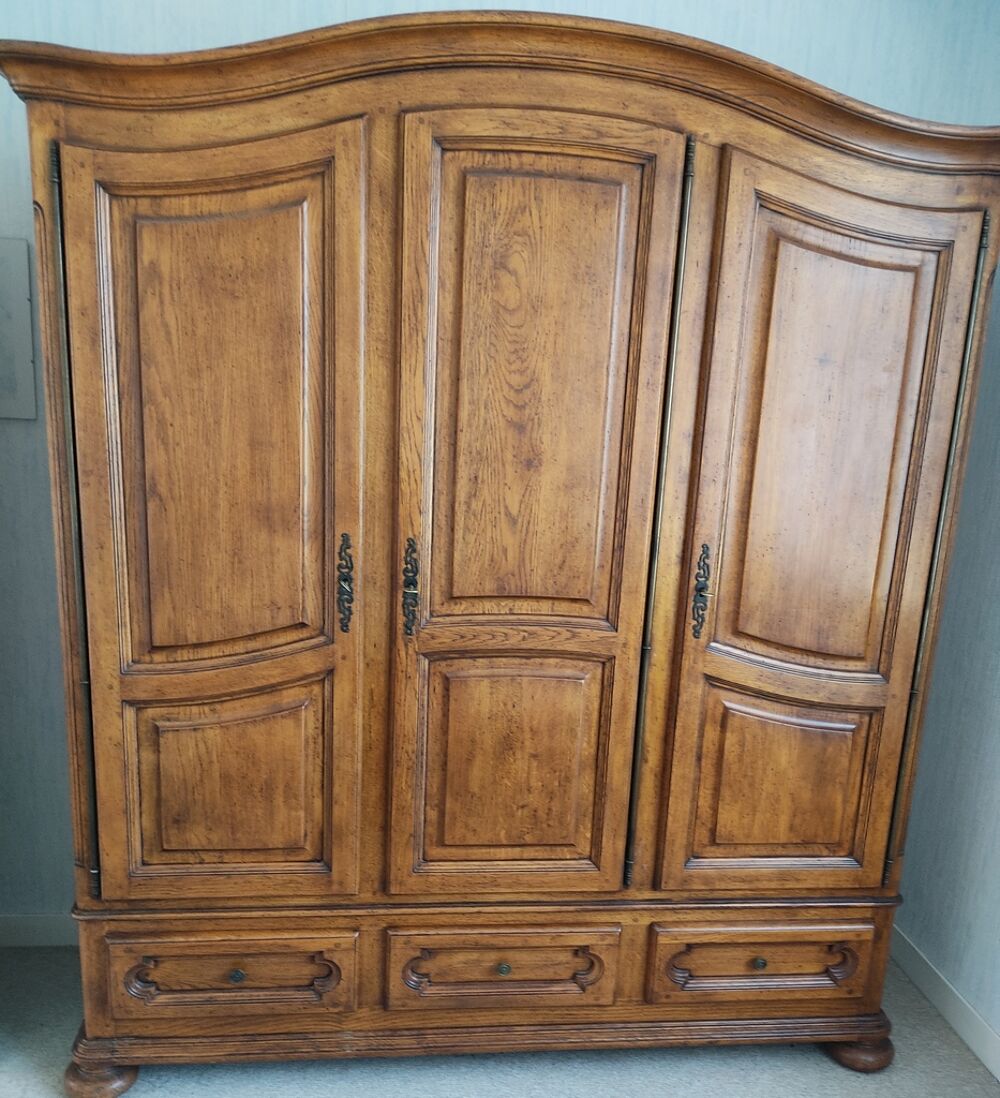 Armoire bois 3 portes 3 tiroirs Meubles