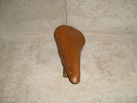 Selle caoutchouc mèche de vélo ancien A WOLBER 40 Varades (44)