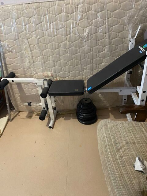 Banc de musculation avec accessoires complets tr�s bon �tat. 250 Bordeaux (33)