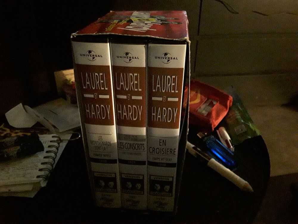 Coffret de 3 cassettes vhs laurel et Harry long m&eacute;trages Photos/Video/TV