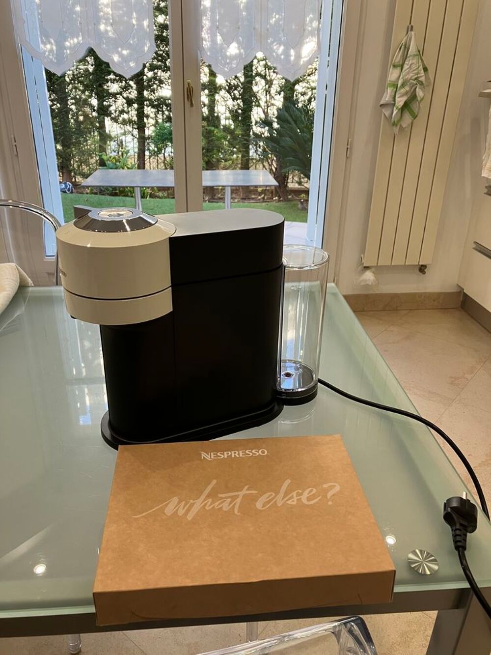 Nespresso Vertuo Next blanche JAMAIS UTILIS&Eacute; Electroménager