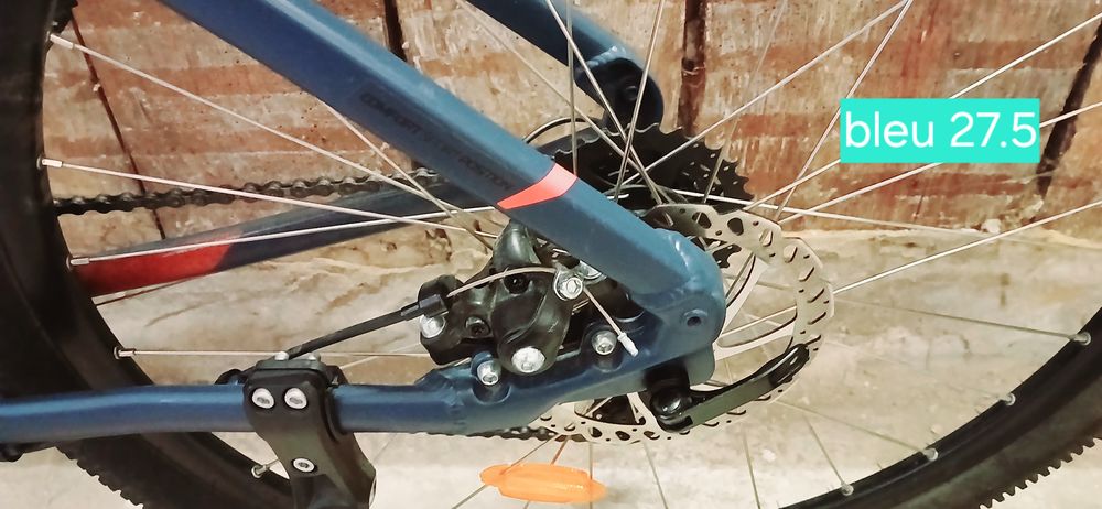 VTT FEMME BLEU 175-184cm L TRES BON ETAT Vélos