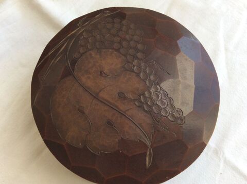 Boite ronde bois facette D�cor de grappe raisin et feuille 20 Gif-sur-Yvette (91)