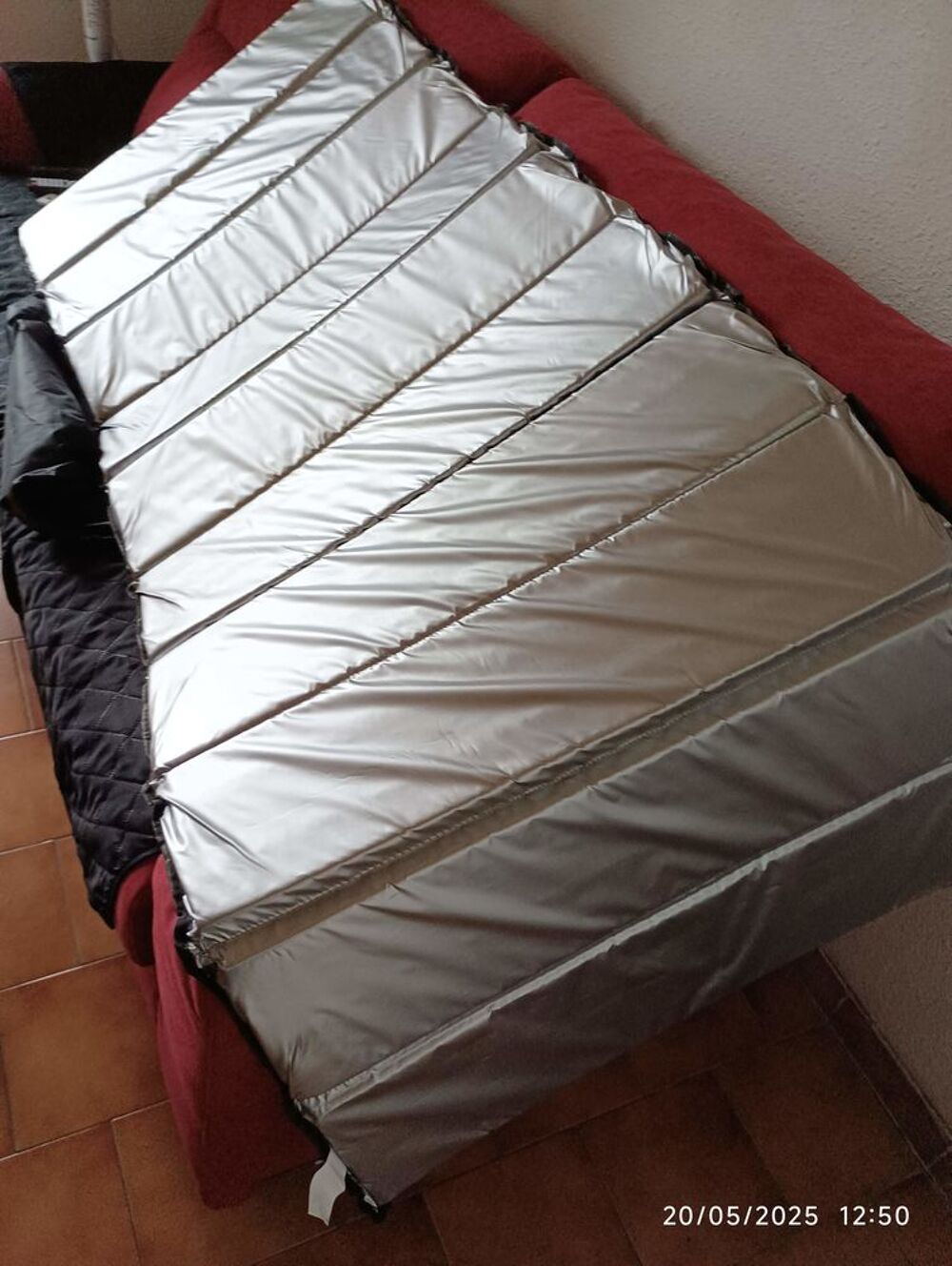 Matelas de plage ou de camping pliant &eacute;tat neuf Sports