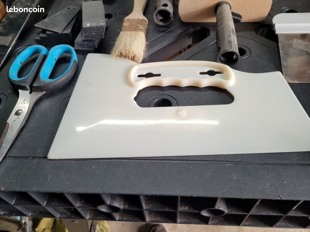 Lot d'accessoires pour tapisserie et parquet flottant Bricolage