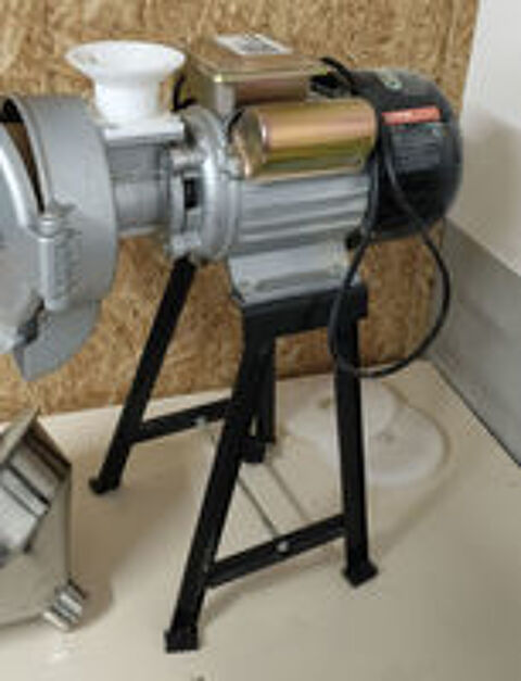   Moulin à grains et épices électrique VEVOR 3000W  