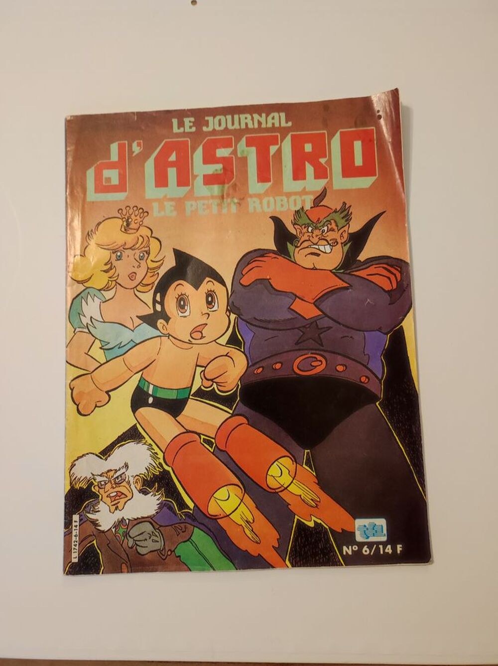 bande desin&eacute;e le journal d'astro le petit robot 