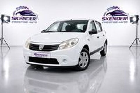 Sandero 1.5 dCi 85 eco2 Laur&eacute;ate Euro 4 2008 occasion 10100 Romilly-sur-Seine