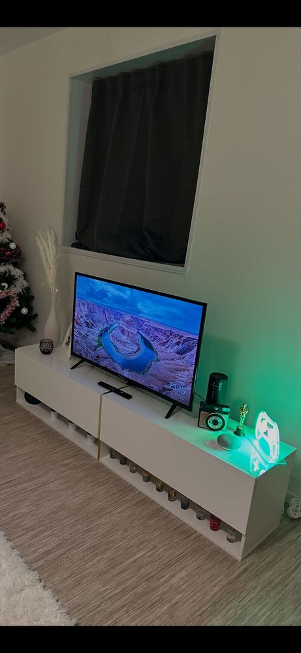 Meuble TV blanc moderne avec rangements ? Excellent &eacute;tat Meubles
