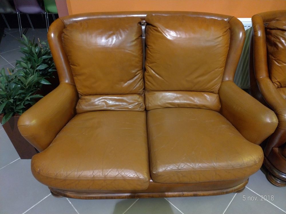 Canap&eacute; cuir 2 places et fauteuil 1 place Meubles
