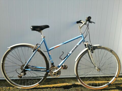 VTC 28 pouces femme Dcathlon 65 Notre-Dame-de-Monts (85)