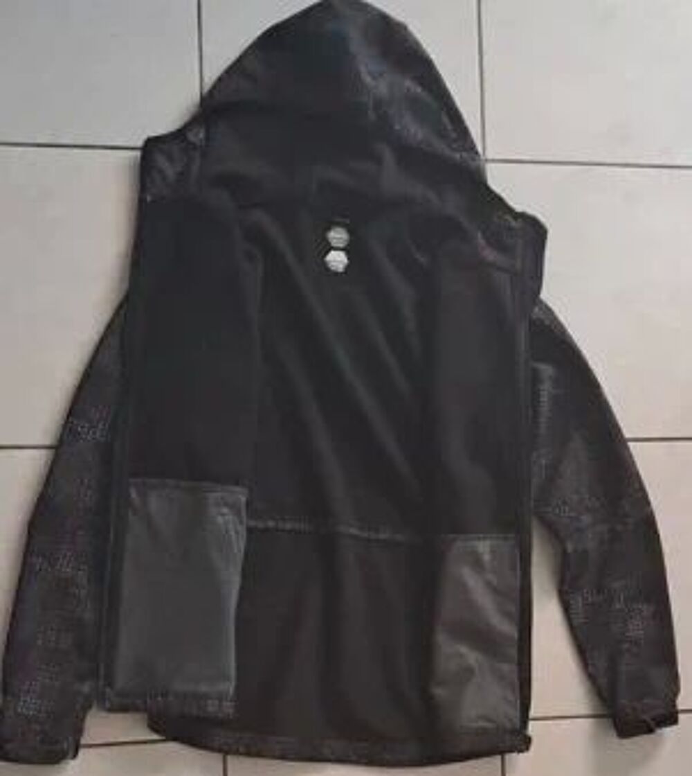 Veste Softshell McKinley
Vêtements
