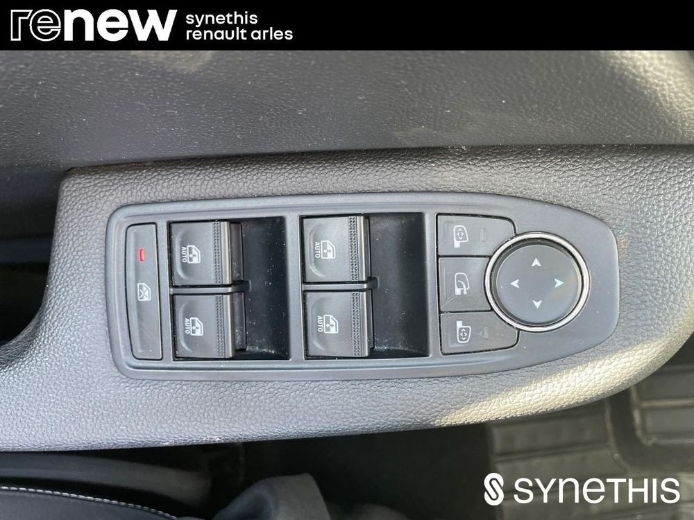 Clio V CLIO SOCIETE E-TECH FULL HYBRID 145 EVOLUTION REVERSIBLE 2023 occasion 13200 Arles