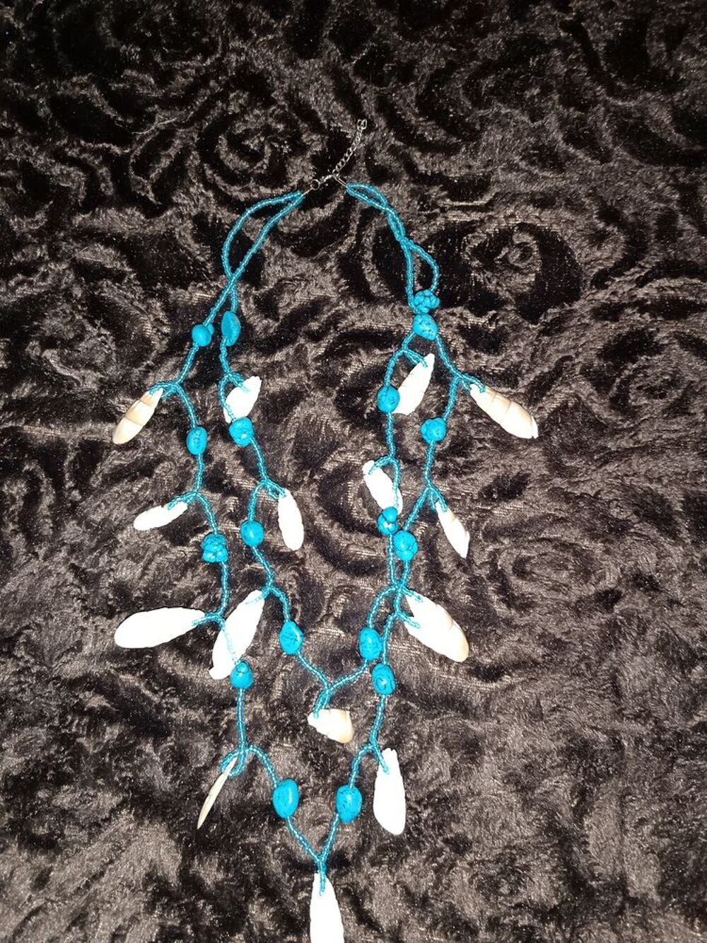 Colliers deux niveaux coquillages et perles turquoise Bijoux et montres