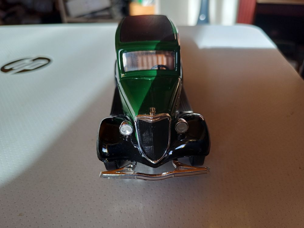 Ford V8 -1936 1/43 eme 