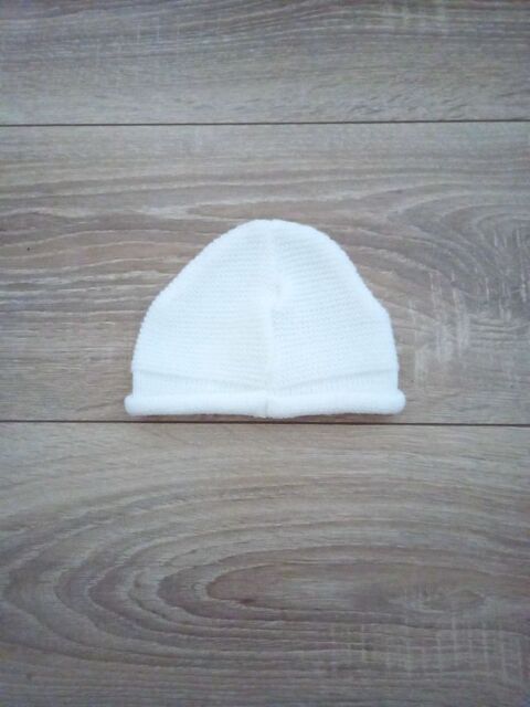 BONNET NAISSANCE BLANC 2 Villiers (86)