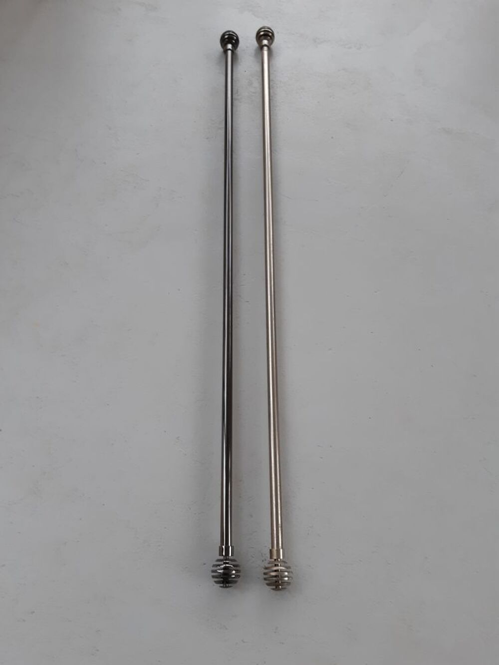 Lot 2 Barres de Rideaux M&eacute;tal Argent&eacute;. Décoration