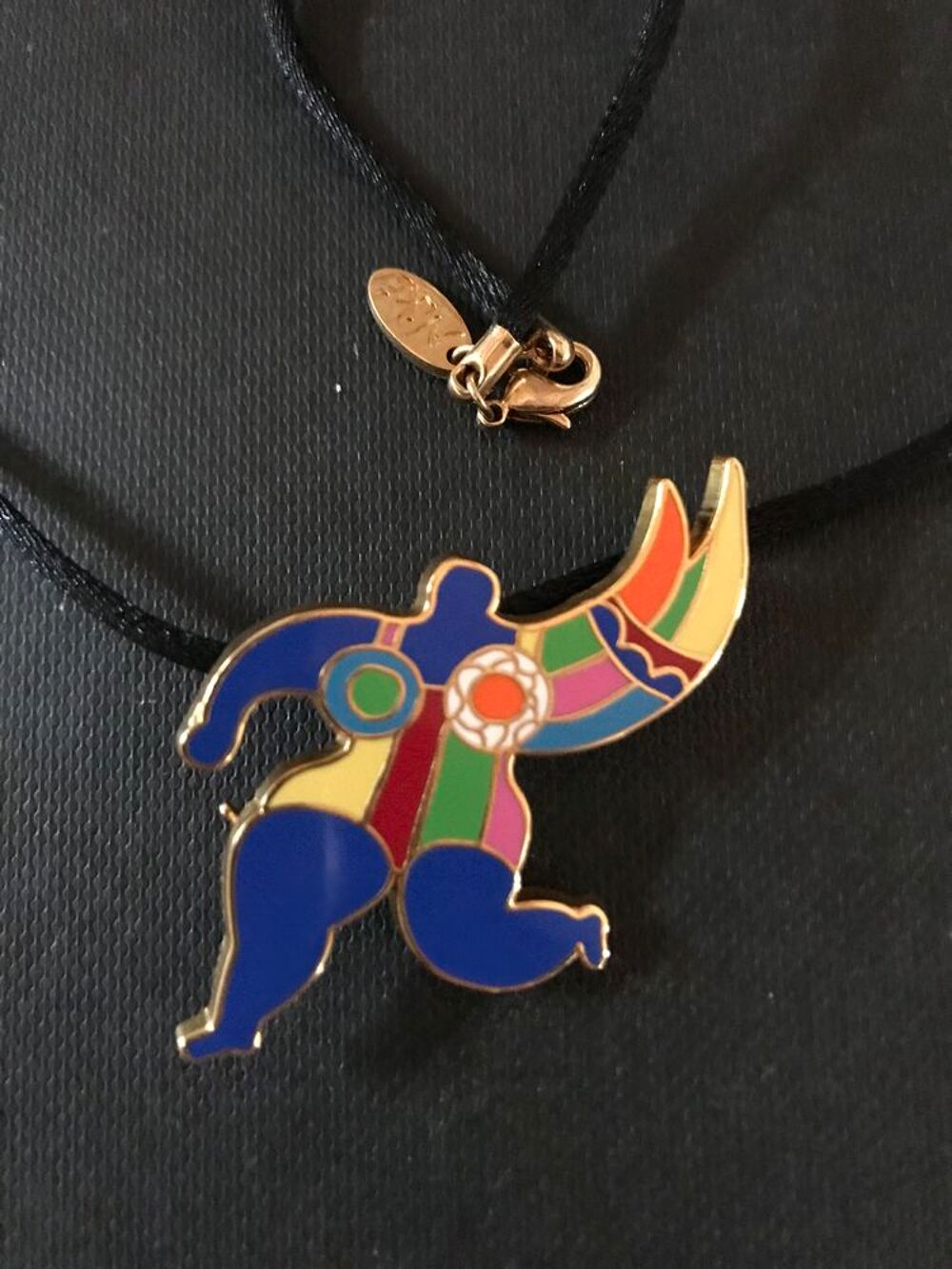 Collier/broche &nbsp;nana&nbsp; Niki de St phalle neuf Bijoux et montres